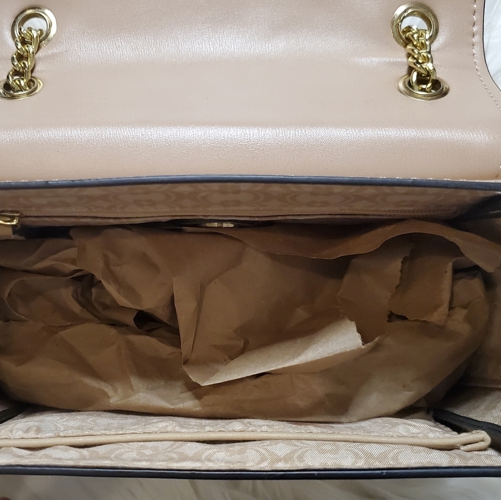 Cream and Gold Structured Shoulder Bag with Chain Strap - Picture 4 of 4